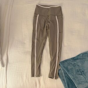 BEYOND YOGA High-Waisted Leggings with White Stripes